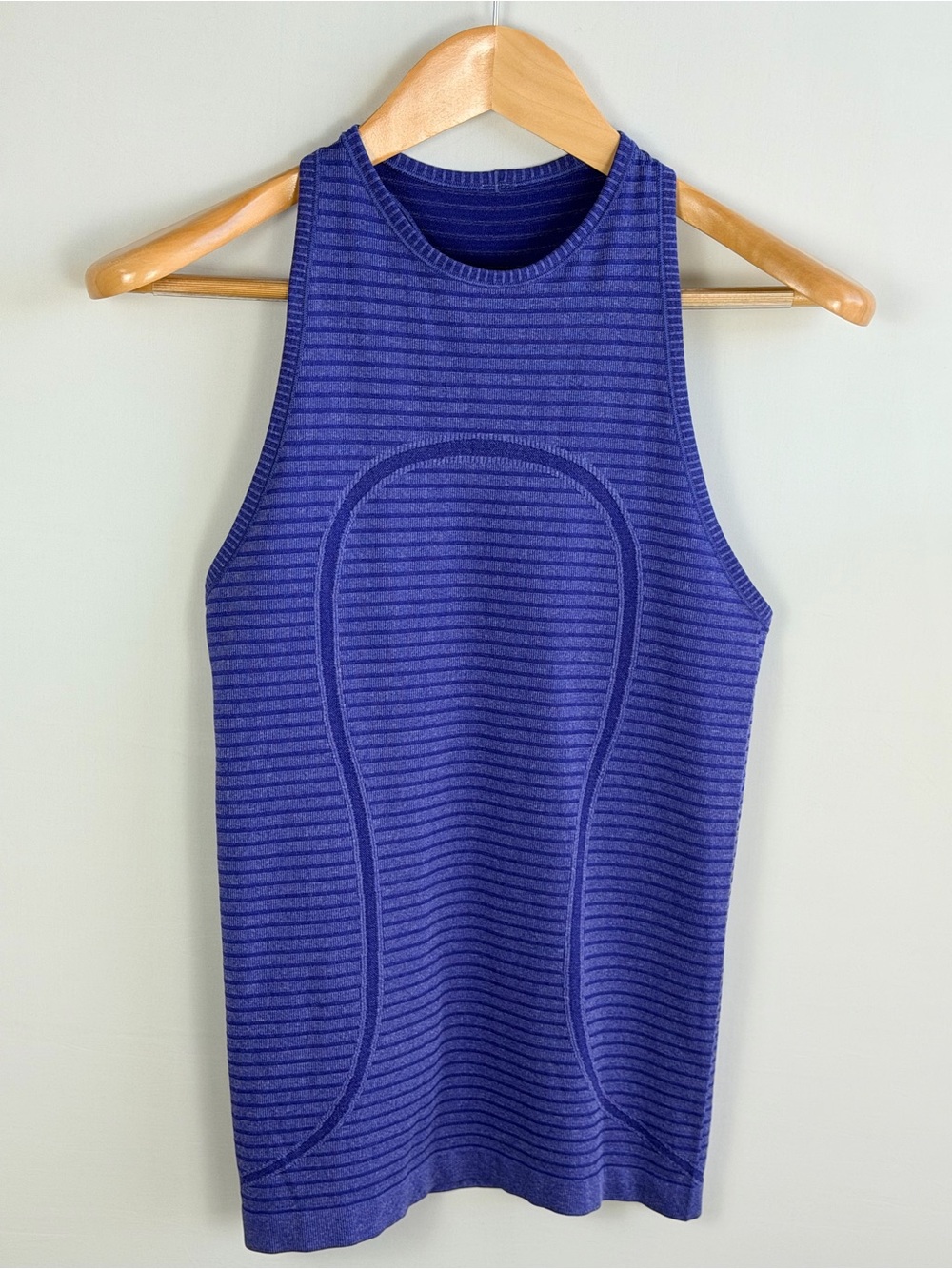 Lululemon Run Swiftly Tech Racerback Tank Blue Tonal Stripe Seamless Size 4
